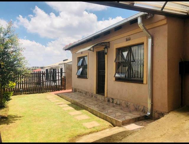 1 BEDROOM PROPERTY TO RENT IN ZONDI